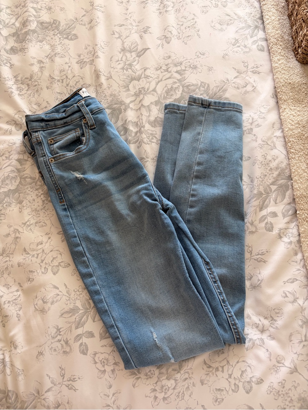 Fashion Nova Light Blue Distressed Ankle Skinny Jeans - Picture 3 of 4
